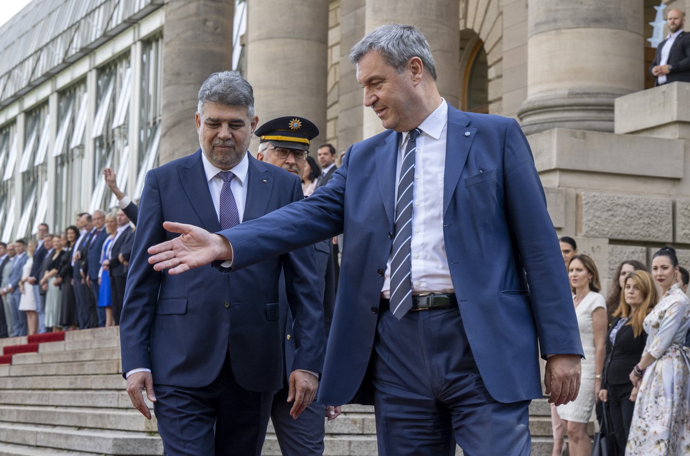 De ce l-a invitat Ciolacu pe premierul Bavariei la Castelul Bran? „Indiferent cât usturoi mâncăm” - Foto: Profimediaimages.ro