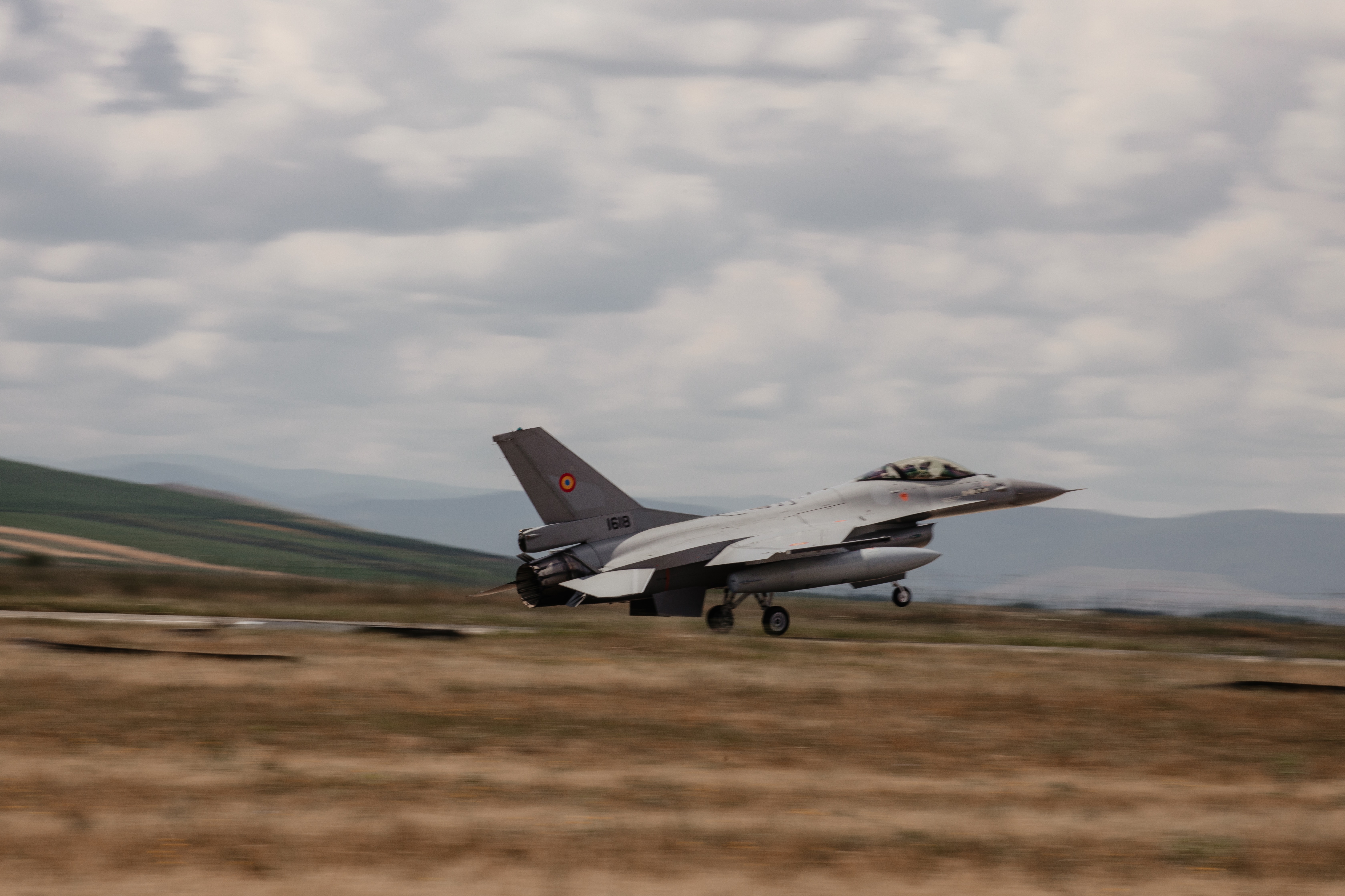 Avioanele vor avea baza la Câmpia Turzii FOTO MApn