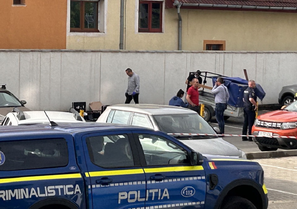 Un cadavru a fost găsit într-un geamantan - Foto: eBihoreanul.ro