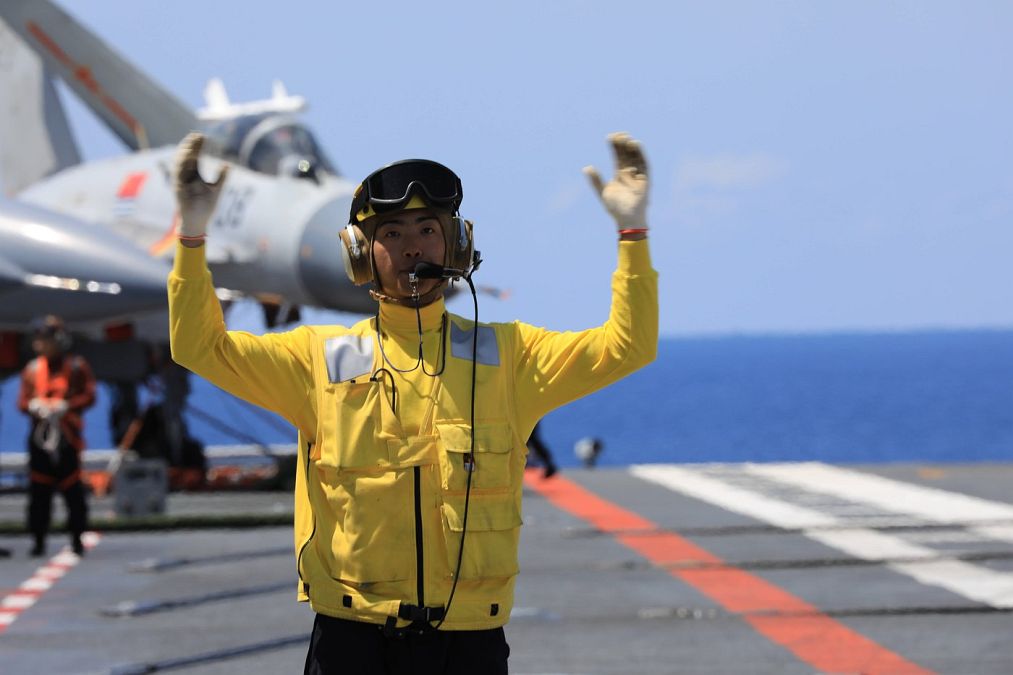 Cum poate China să ia Taiwanul fără război. De la constrângere la capitulare e un drum scurt - Foto: Profimedia Images