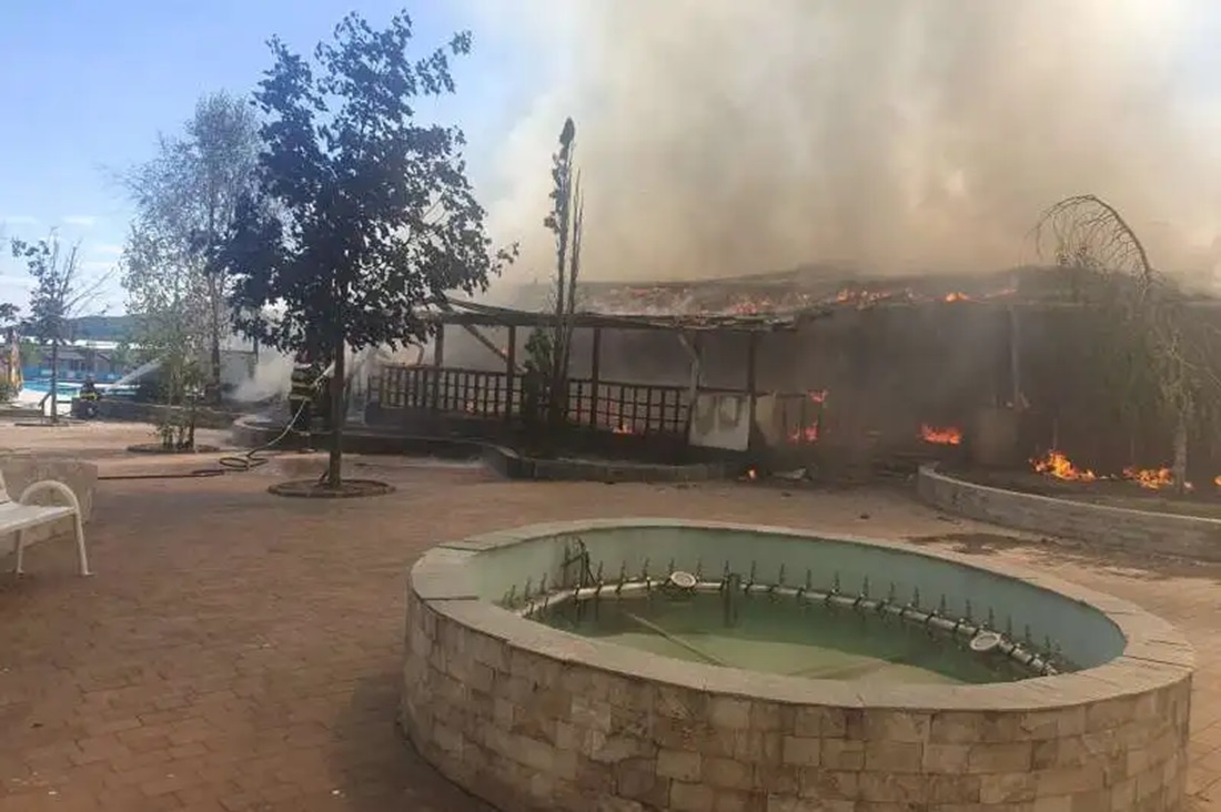 Incendiu la un restaurant din Vâlcea. Focul, extins pe circa 1000 metri pătrați. Există victime? - Foto: ISU Valcea(imagine cu rol ilustrativ)
