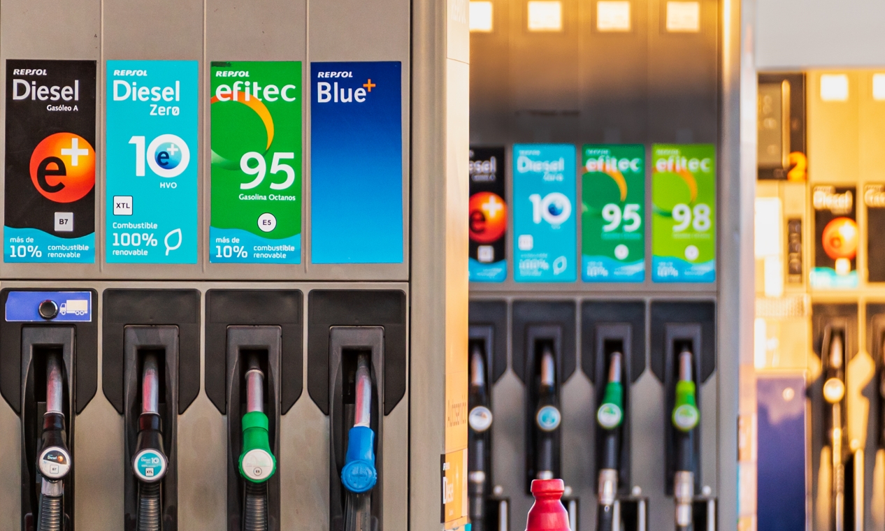 Un nou tip de motorină, la pompă. Costă peste 2€, dar e eco, din ulei vechi și reziduuri de pește - Foto: sciencepost.fr - Imagine cu rol ilustrativ
