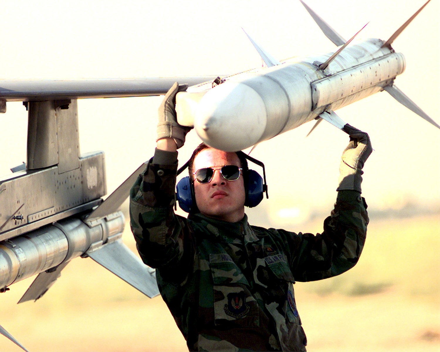 Ucraina sugerează că România i-ar putea da rachete pentru F-16 - FOTO: US Air Force