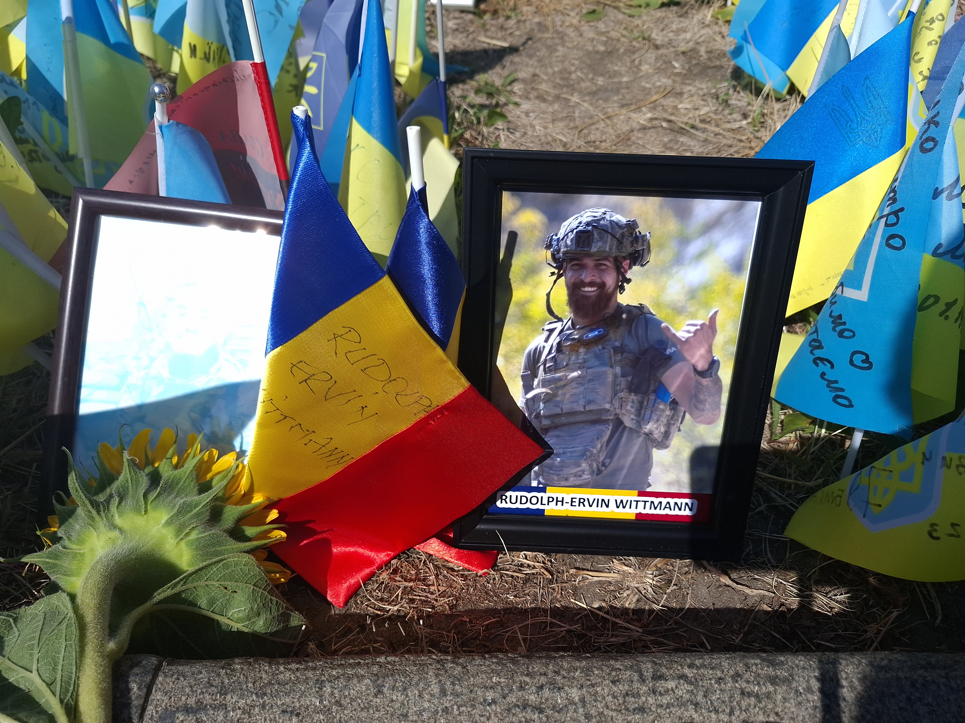 Erou român omagiat la Kiev de Ziua Independenței. A fost în Legiunea Străină a Franței - Foto: Newsweek România
