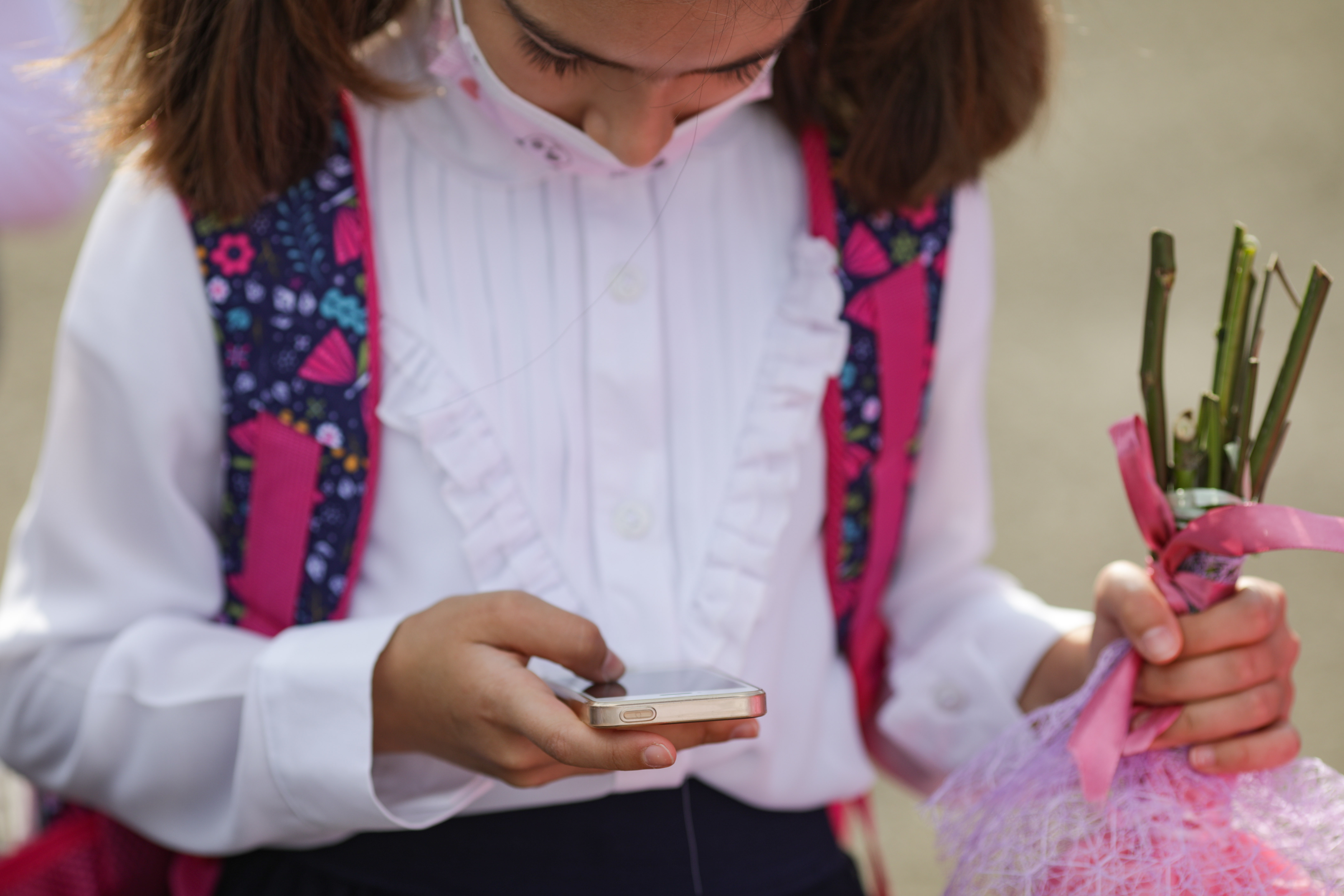 Interzis la folosirea telefoanelor mobile în şcoli. Unde s-a luat măsura radicală FOTO Inquam Photos / Octav Ganea