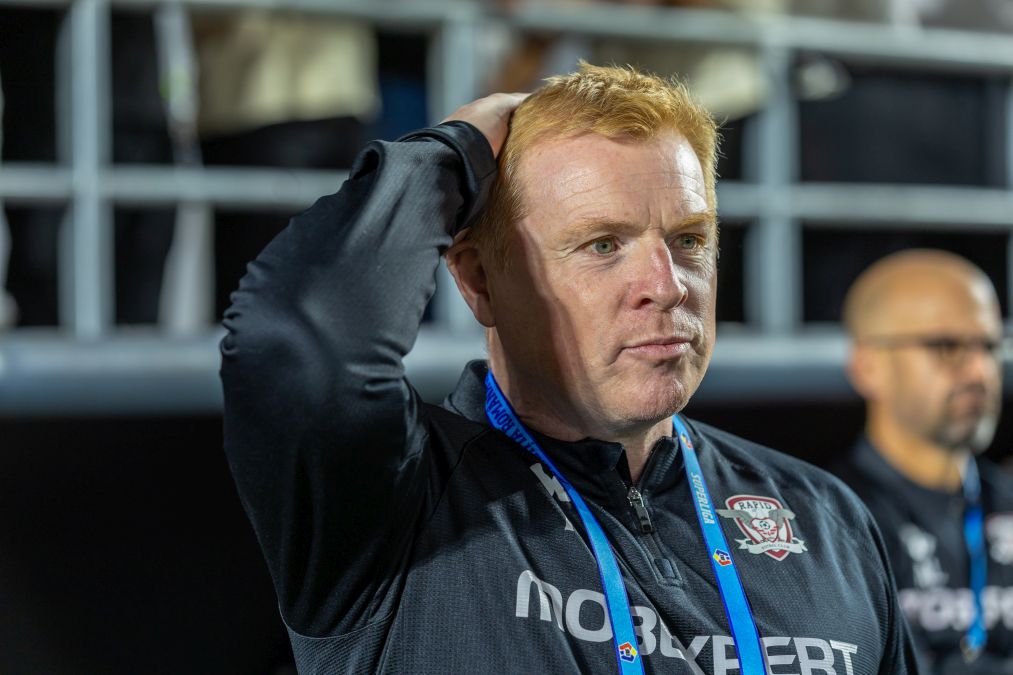 Neil Lennon e pe făraş. Următorul antrenor al Rapidului pare să fie Marius Şumudică - Foto: INQUAM PHOTOS/Gyozo Baghiu