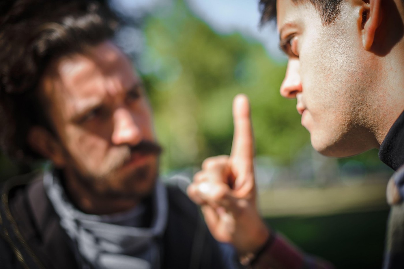 Un bărbat și-a pălmuit vecinul dintr-un motiv bizar, apoi a sunat la 112. Polițiștii, surprinși  - Foto: Profimediaimages.ro (Imagine cu rol ilustrativ)