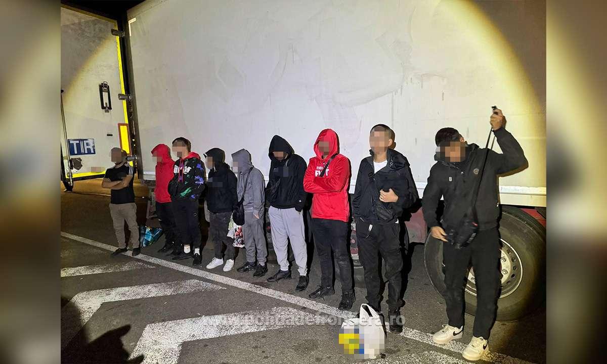 12 străini, prinși de polițiști când încercau să iasă ilegal din România. Unde erau ascunși? - Foto: Poliția Română de Frontieră
