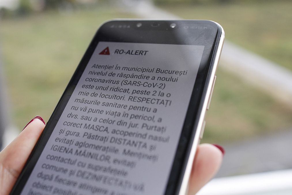 Cum se schimbă mesajele Ro-Alert. Ce vor face ele de acum încolo. Ce se va întâmpla la tv? - Foto: INQUAM PHOTOS/Octav Ganea