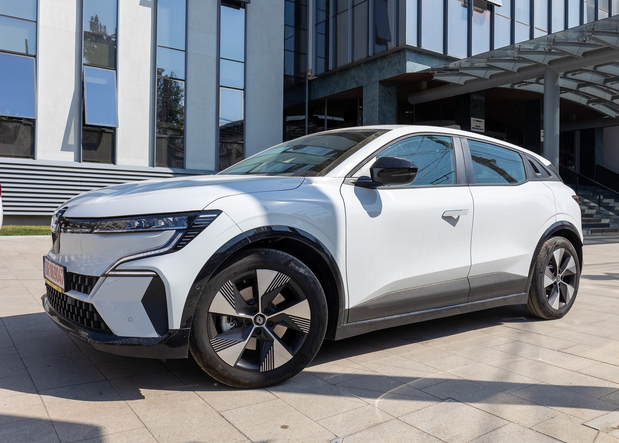 O primărie își ia 35 de mașini electrice de 800.000 €. Cu Dacia sau alt model „ieftin” era rușine - Foto: Facebook/Ionut Pucheanu