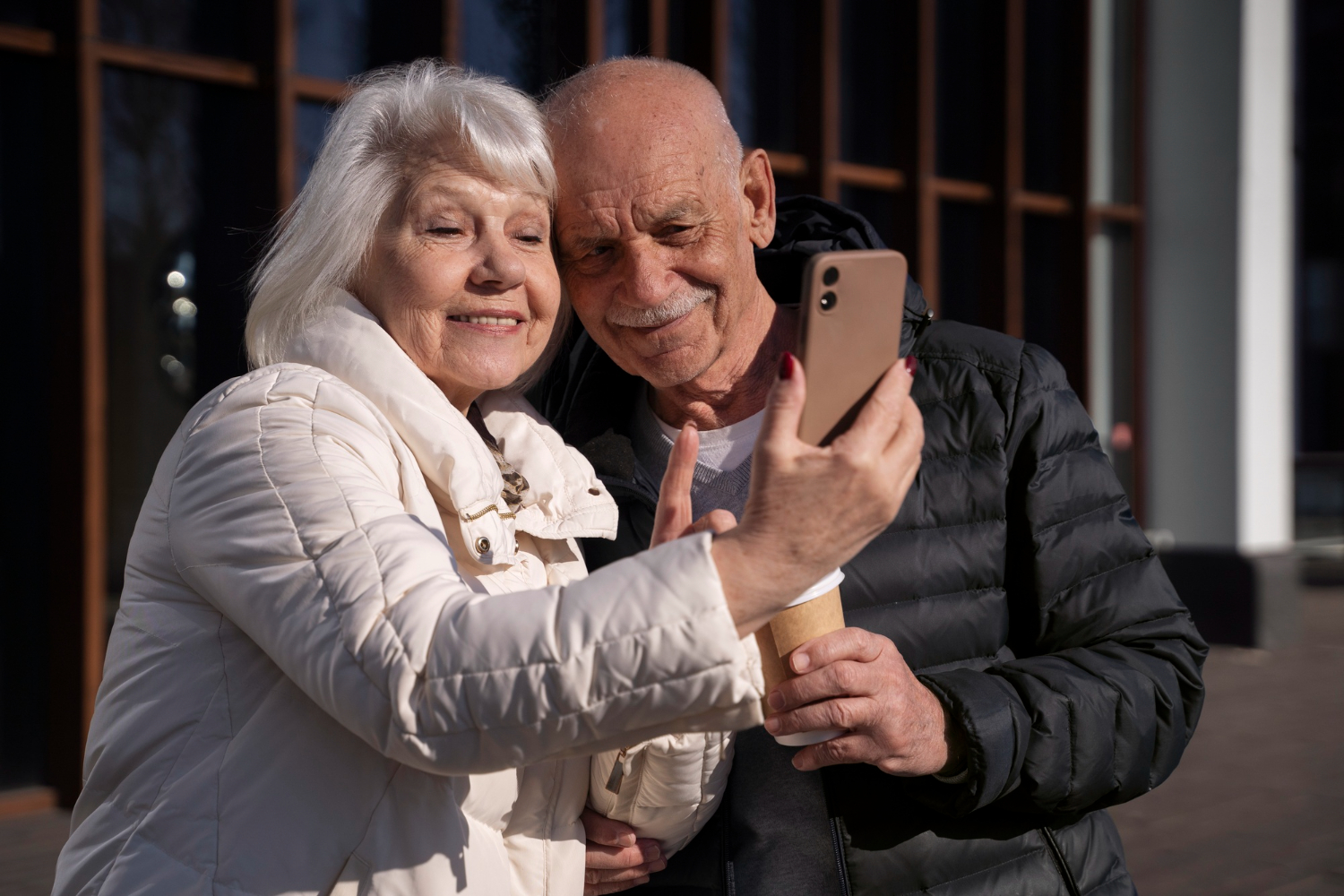 Mica Recalculare: Adeverințele pentru o pensie mai mare GRATUITE. Pensionarii câștigă mii de lei - Foto: Freepik (rol ilustrativ)