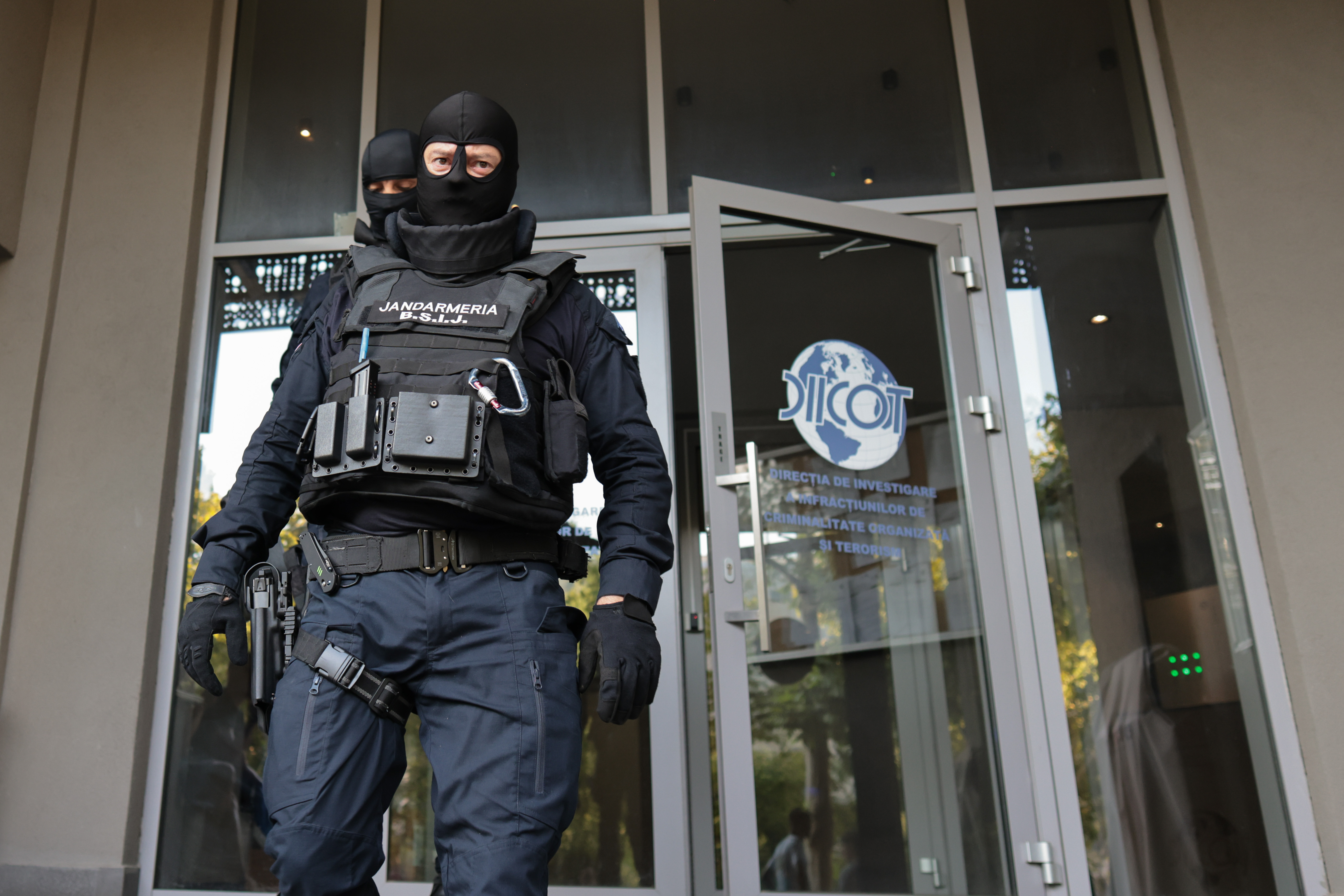 Şapte persoane reţinute, 22 de percheziții, într-un dosar de contrabandă anchetat de DIICOT - Foto: Inquam Photos / George Călin