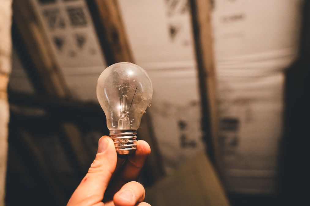 Consiliul Concurenţei: Cum fac bani grei, pe spinarea românilor, băieţii deştepţi din Energie - Foto: Profimedia Images