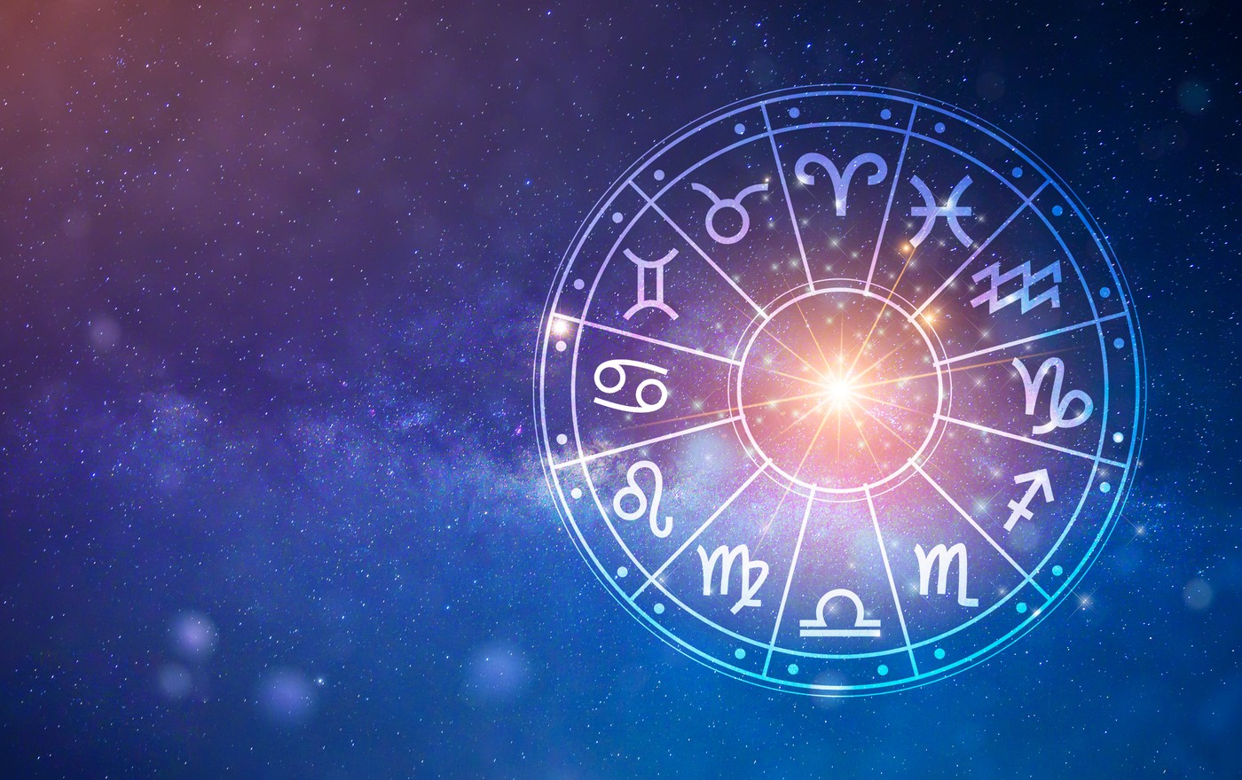 HOROSCOP 11 SEPTEMBRIE Luna în Săgetător aduce constrângeri Balanțelor. Peștii, probleme în relație - Foto: profimediaimages.ro (rol ilustrativ)