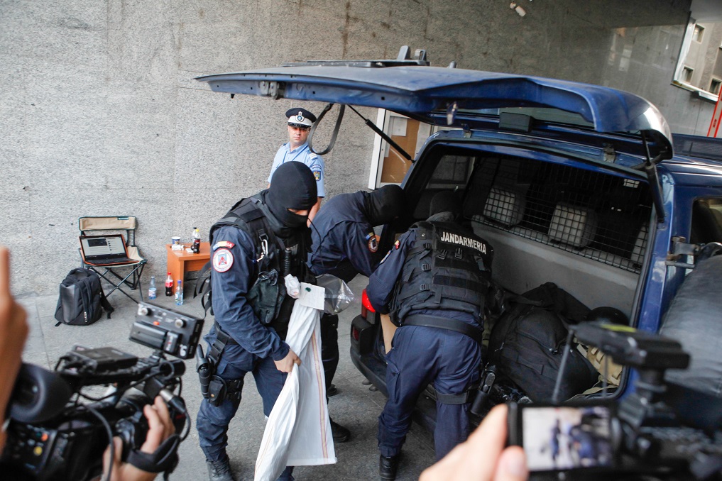 Traficanți periculoși de droguri, prinși de DIICOT. Erau racolați și minori - Foto: Inquam Photos / George Călin