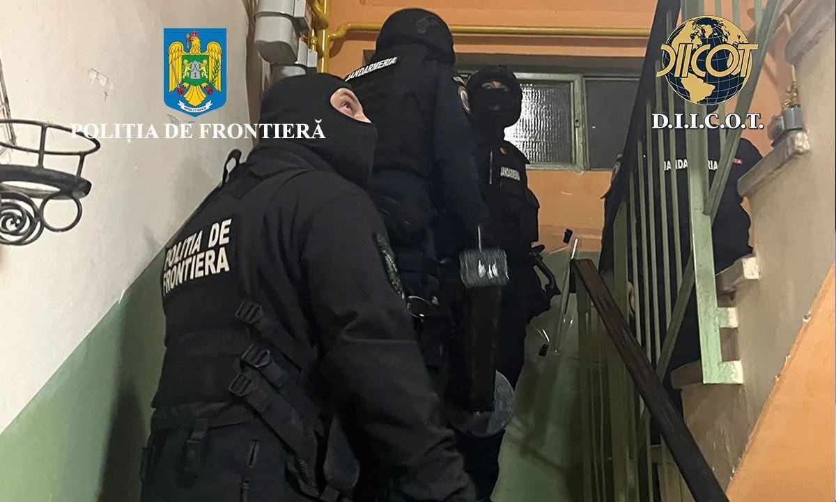 Operațiune masivă a DIICOT în Bihor. Procurorii au destructurat un grup de traficanți de migranți - Foto: Politia Romana