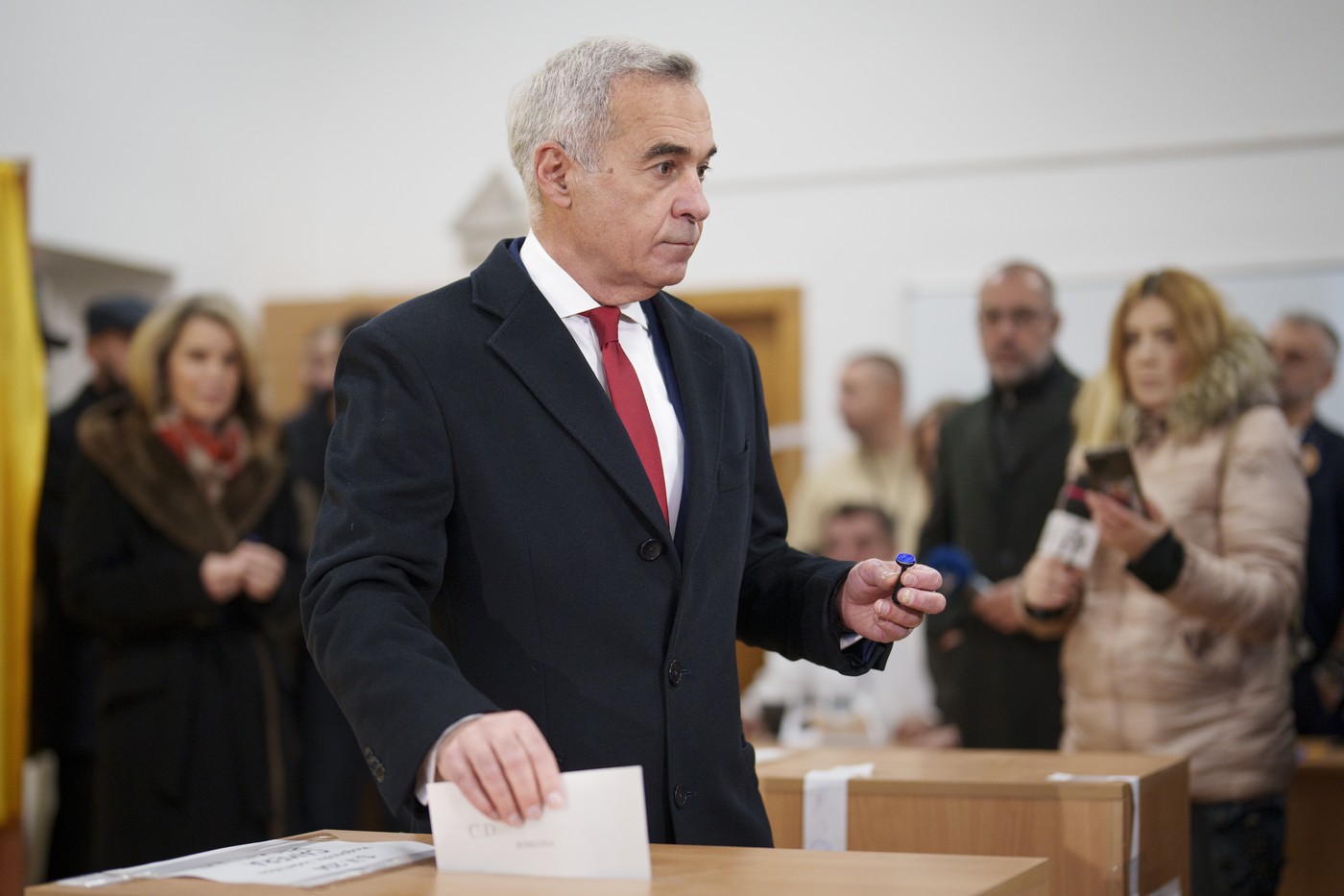 Mesaj provocator al lui Călin Georgescu, peste drum de Cotroceni. Autoritățile, fără reactie - Foto: Profimedia images