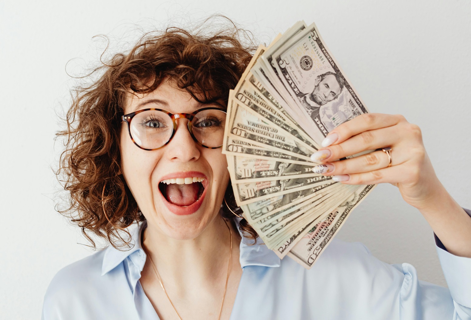 HOROSCOP 19 decembrie aduce un noroc financiar copleșitor! 4 zodii își umplu conturile până la refuz: FOTO - Pexels(imagine cu rol ilustrativ)