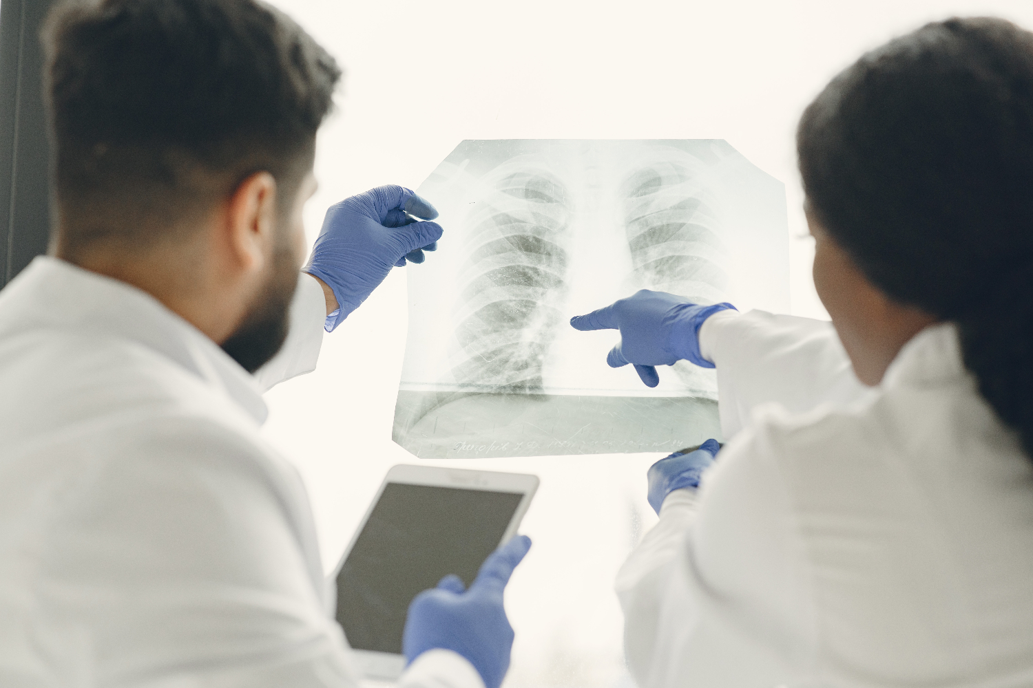 Femeile nefumătoare, rată crescută de cancer pulmonar. Bărbații nu sunt afectați. Cauzele, un mister - Foto: Freepik (Imagine cu rol ilustrativ)