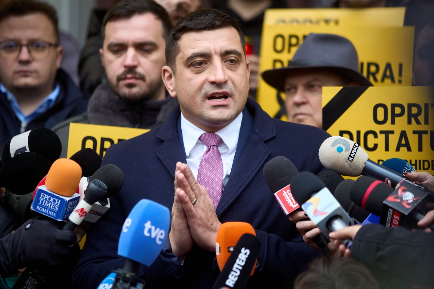 AUR în pragul imploziei. Acuzații grave la adresa lui George Simion: Promovează nepotismul în partid - Foto: Profimedia images