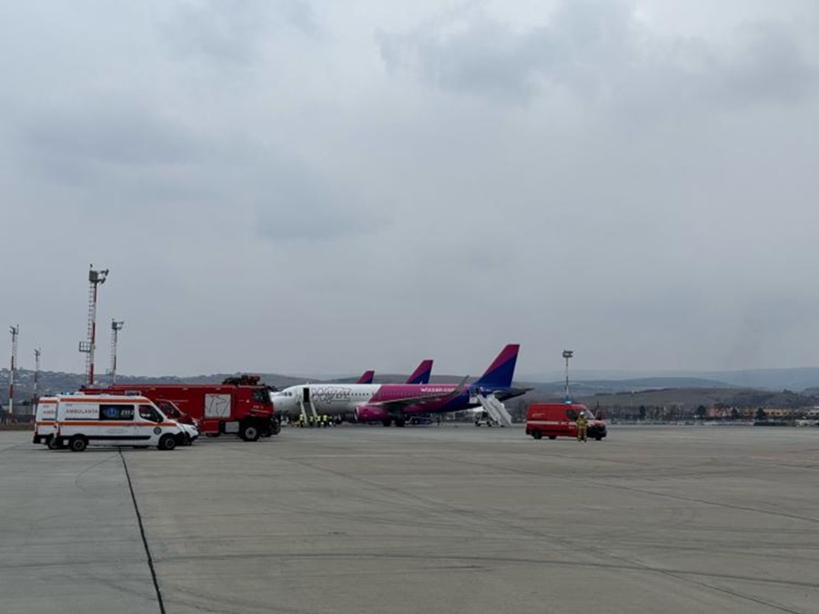 Un avion cu 221 pasageri a aterizat de urgenţă pe aeroportul din Cluj. A fost semnalată o defecțiune - Foto: Stiri de Cluj