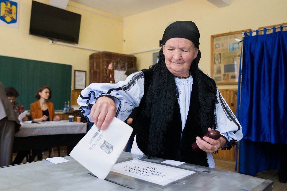 Alegeri 2025: Cine deschide buletinul de vot? Tragerea la sorți BEC dă peste cap toate așteptările - FOTO: Profimedia(imagine cu rol ilustrativ)