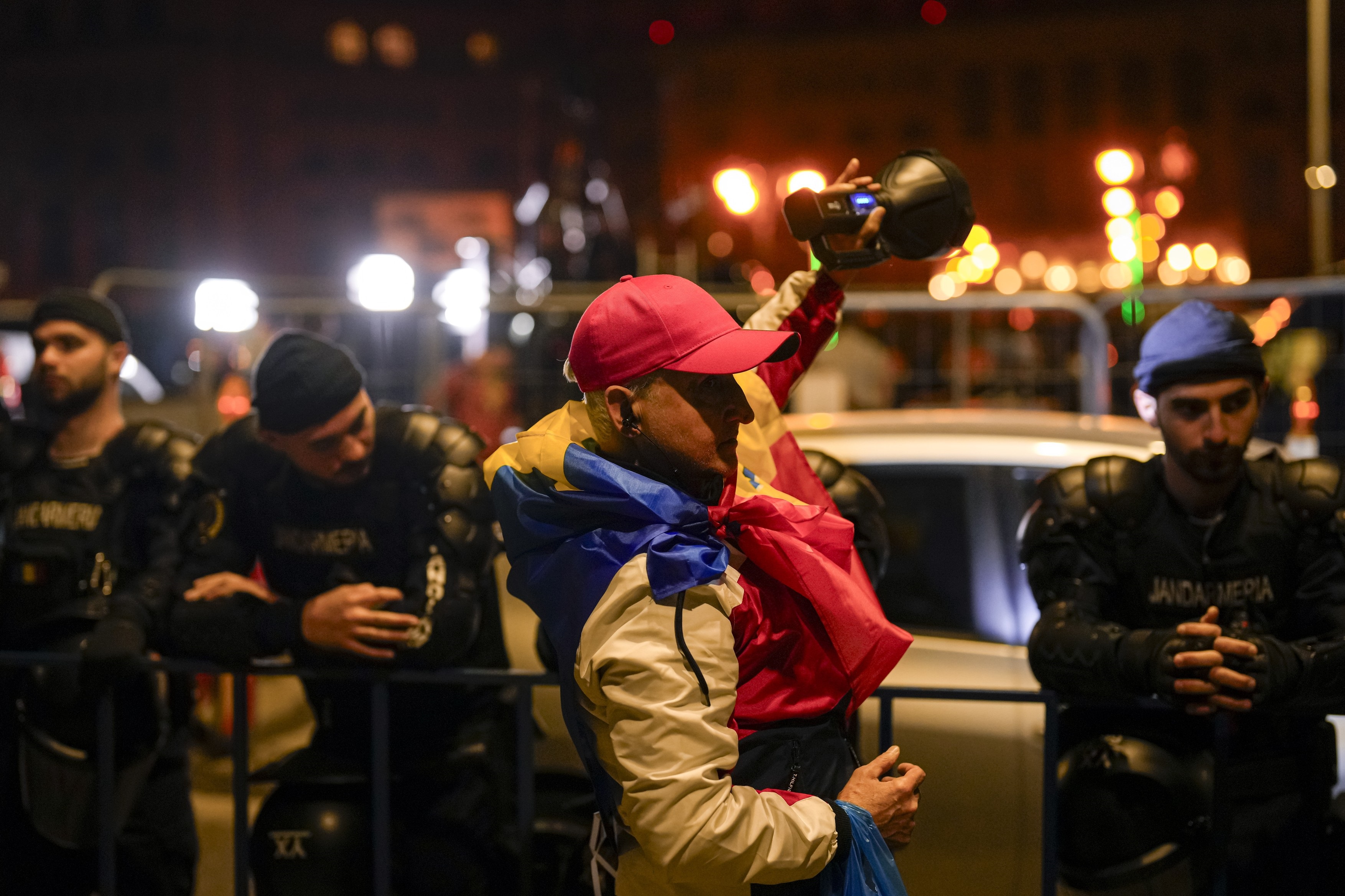 9 inculpați reținuți, 5 deja arestați: bilanțul protestului care a degenerat în violență în fața BEC - FOTO: Profimedia(imagine cu rol ilustrativ)