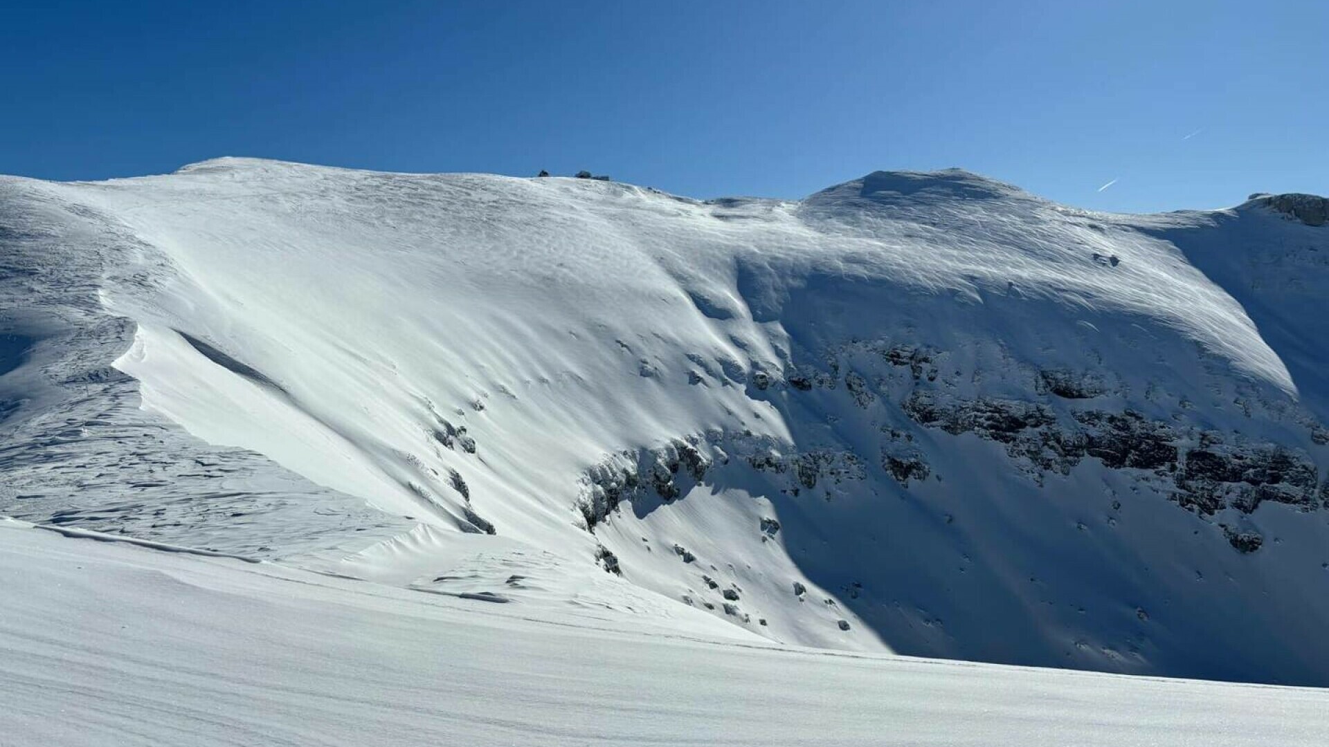 Avalanșă de placă declanșată în Munții Bucegi. Salvamontiștii atrag atenția asupra riscului - Foto: Salvamont Brasov