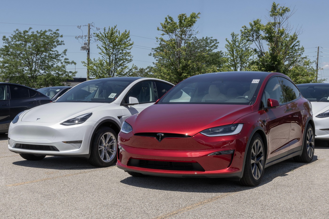 Românii își scot la vânzare mașinile Tesla. Musk crează companiei o criză de imagine fără precedent - Foto: Profimedia images