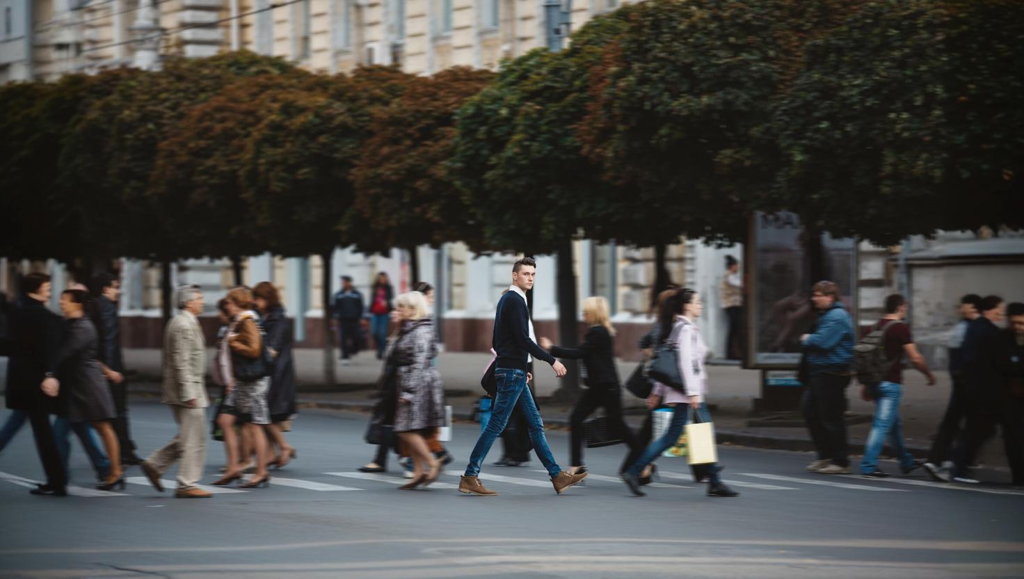AMENDĂ de 500 de lei pentru românii care se plimbă pe stradă. La ce să fie atenți? - Foto: Freepik (imagine cu rol ilustrativ)