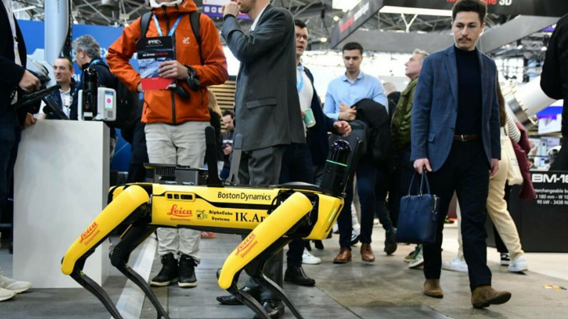 România reprezentată de 5 echipe de elevi la Campionatul Mondial de Robotică FIRST din Houston, SUA - FOTO: Imagine cu rol ilustrativ)