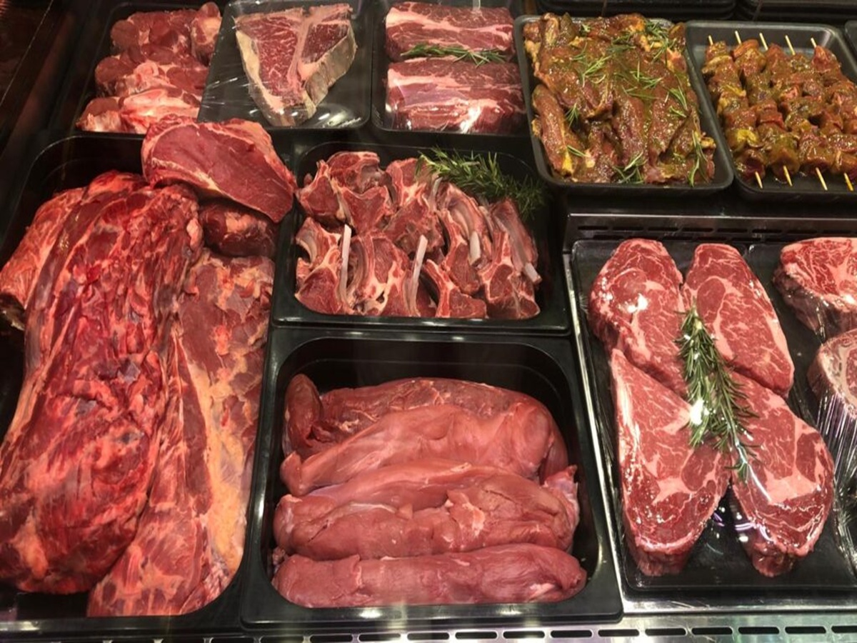 Cât va costa carnea de miel românesc de Paști? În magazine se anunță scumpiri, la ciobani, nu - Foto: ziaruldeiasi.ro