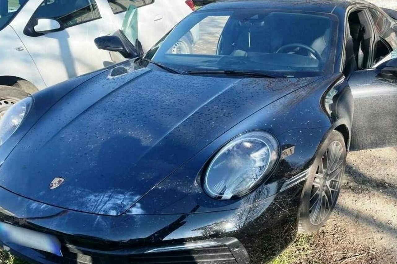 O mașină Porsche de 220.000 de euro, reținută de Poliția de Frontieră - Foto: politiadefrontiera.ro