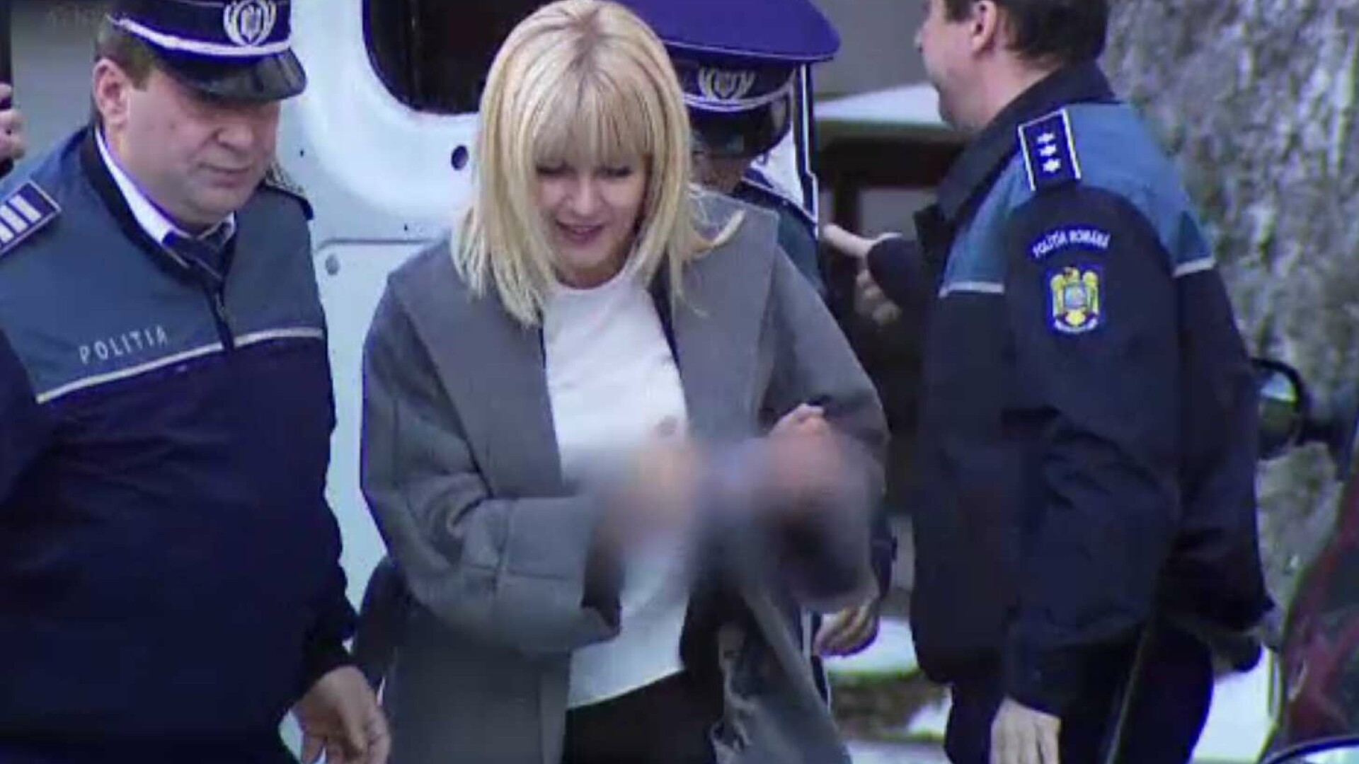 Elena Udrea scapă de 8 luni de închisoare. Tribunalul Prahova i-a redus sentința Foto: Pro TV captură video