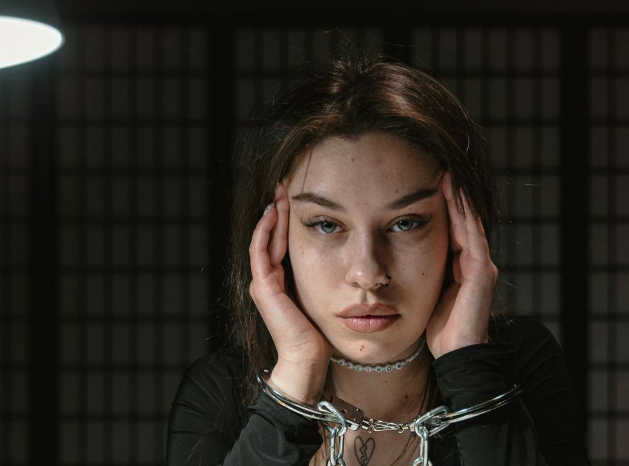 Dosarul columbiencei condamnate la cinci ani de închisoare pentru trafic de droguri se rejudecă - Foto: Pexels/MART PRODUCTION