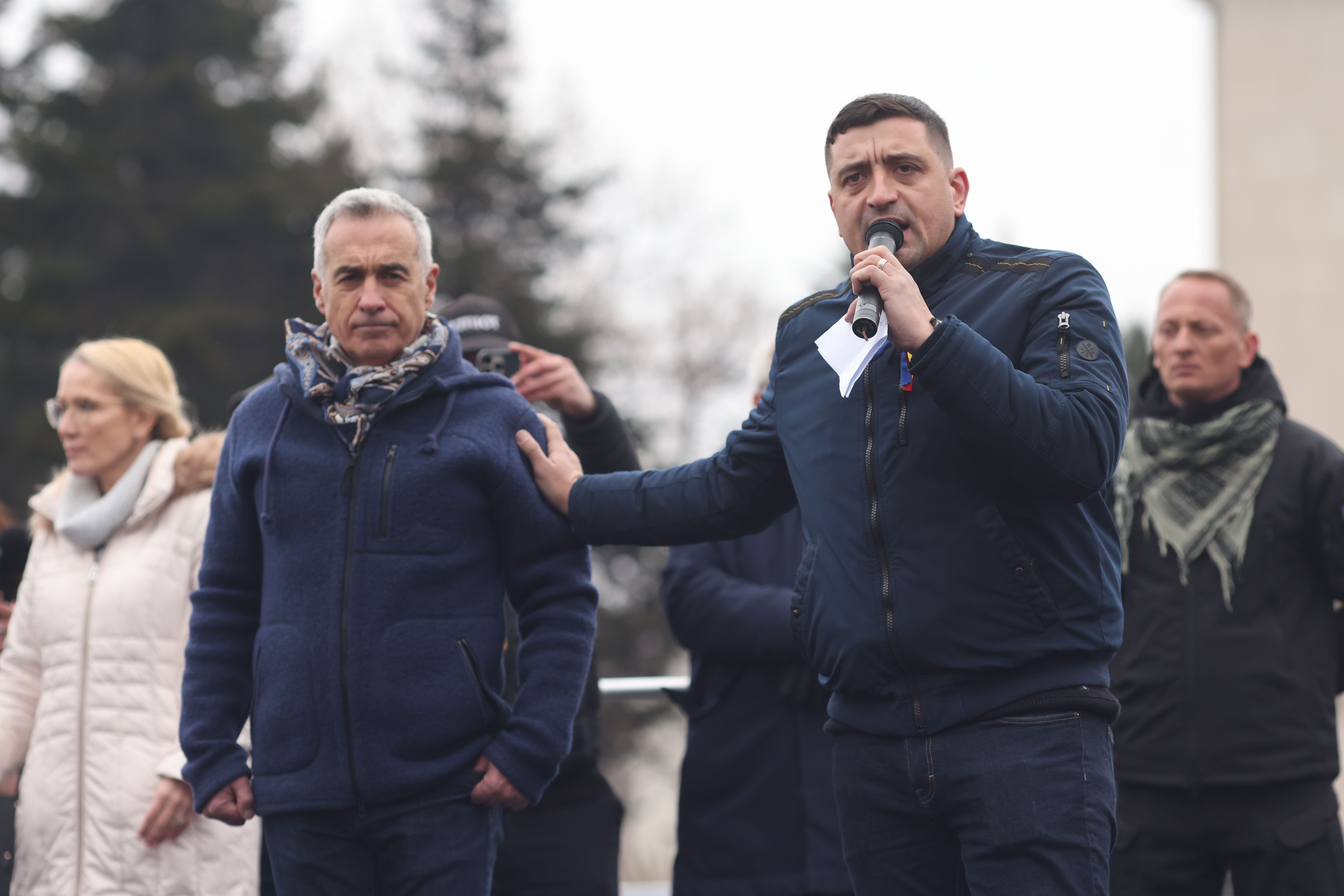Călin Georgescu și george Simion, pe aceeași scenă - Foto: INQUAM PHOTOS / Octav Ganea