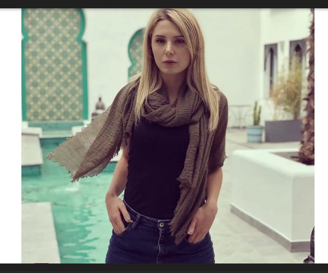 O cină romantică la București, un mic sărut și ce a pățit o celebră youtuber cu Andrew Tate - Foto: @laurencheriie/Instagram (imagine cu rol ilustrativ)