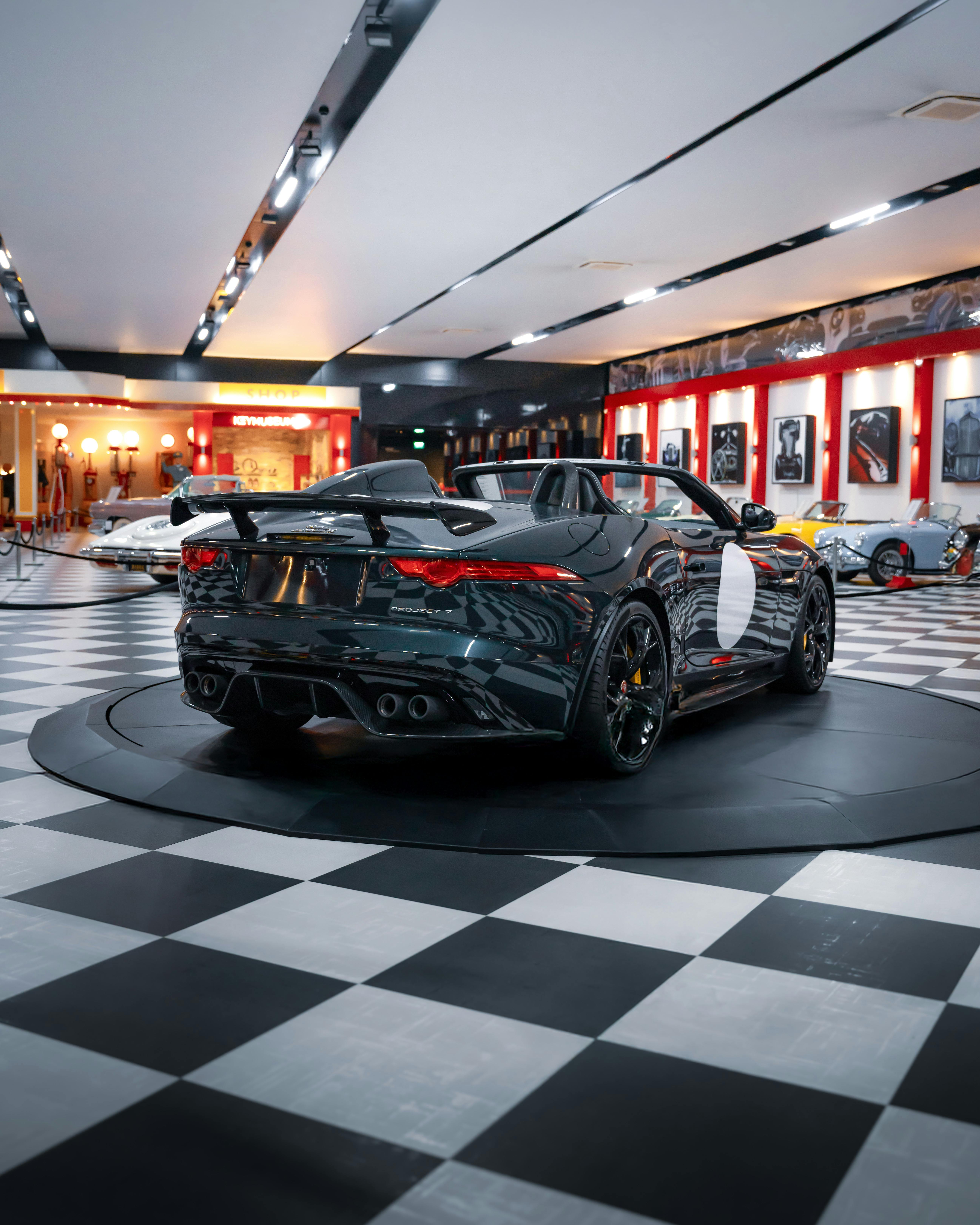 Producătorul auto Stellantis susține că tarifele lui Trump l-au costat 300 de milioane de euro - Foto: Pexels/egeardaphotos