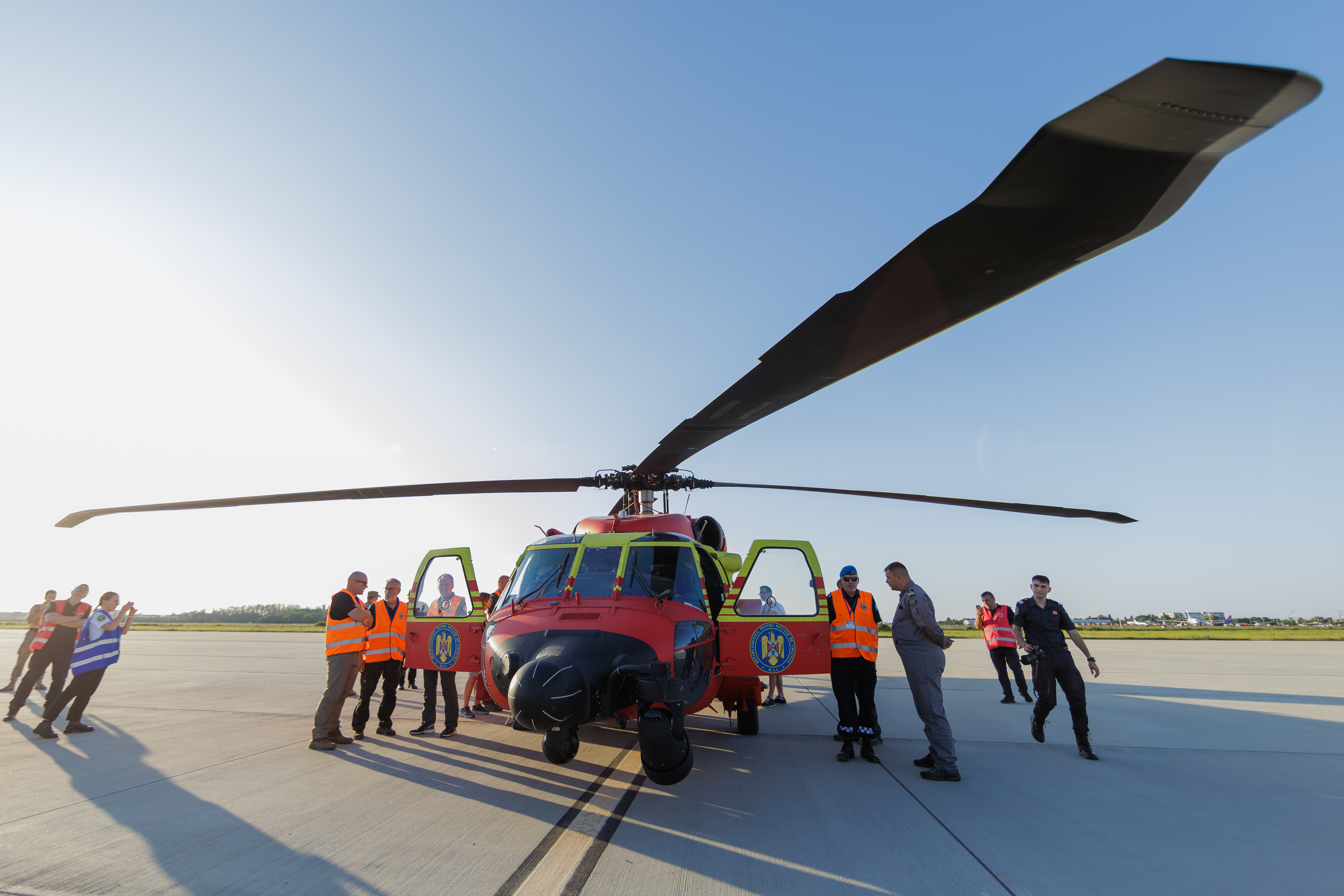 Turist spaniol, accidentat lângă Ciucaș, preluat de un elicopter SMURD - FOTO: Inquam Photos / Bogdan Buda