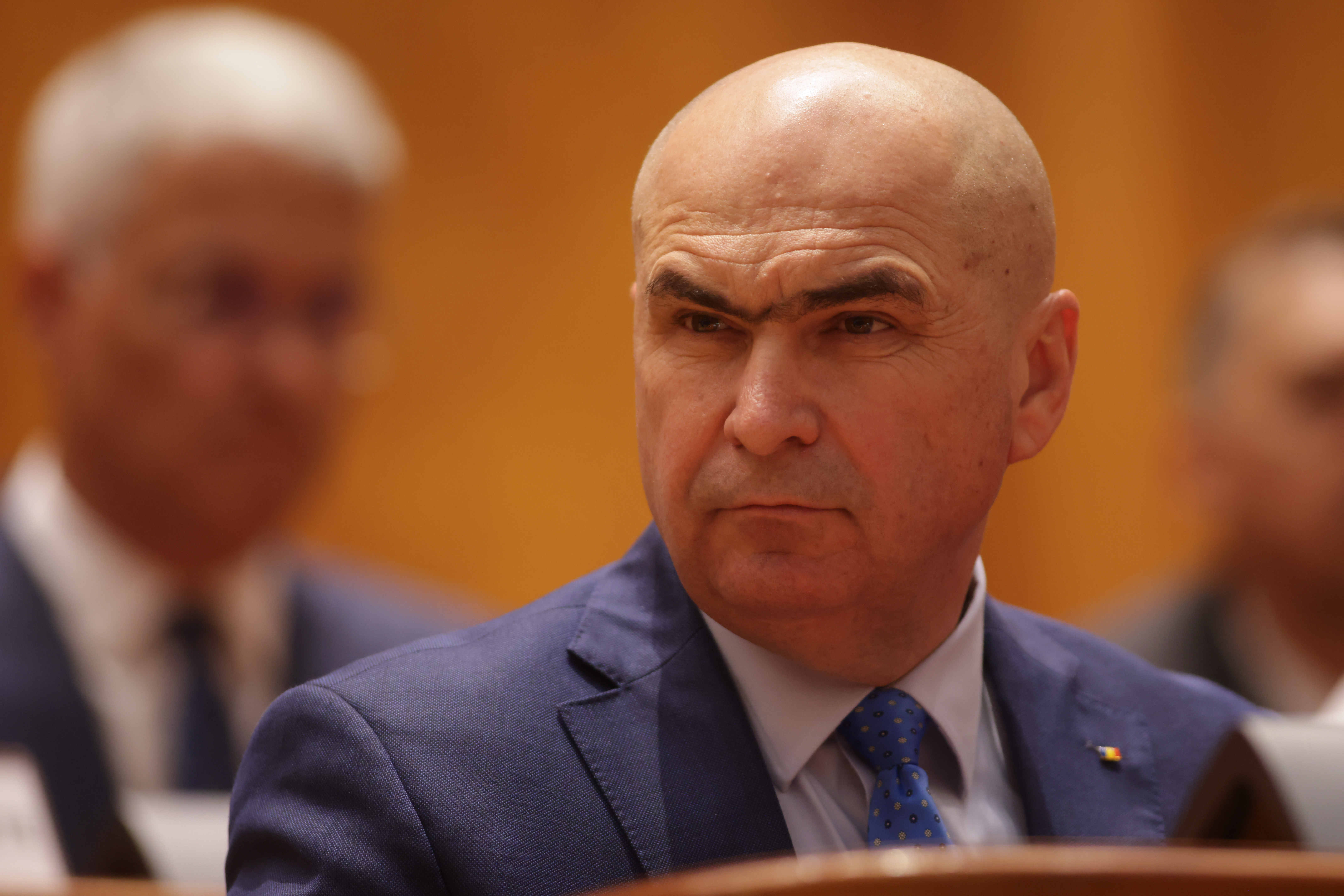 Premierul Ilie Bolojan a pus ochii pe mai multe instituții de stat unde se risipesc banii Foto: INQUAM Photos/George Călin