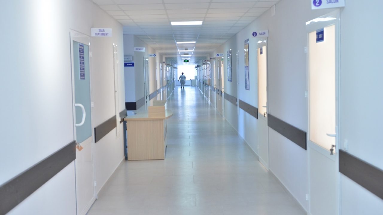Un spital din România stă închis de 10 ani din cauza lucrărilor. Pacienții tot așteaptă - Foto: Arhiva