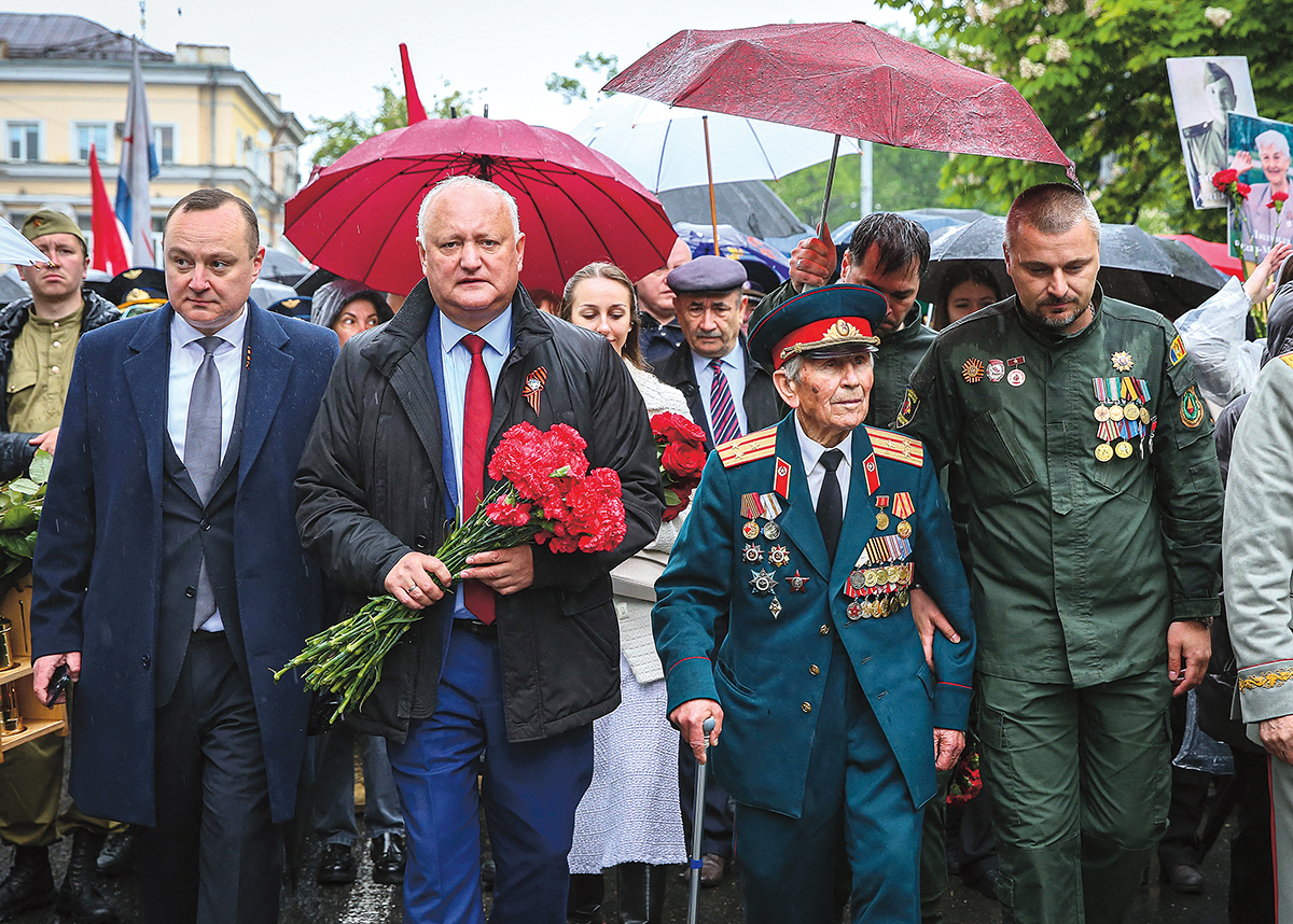 Propaganda rusă joacă un rol important în campania pentru alegerile din 28 septembrie. Fostul președinte pro-rus Igor Dodon, la manifestația
din 9 mai 2025 – Ziua Victoriei, în tradiția sovietică și rusă - Foto: Profimedia Images