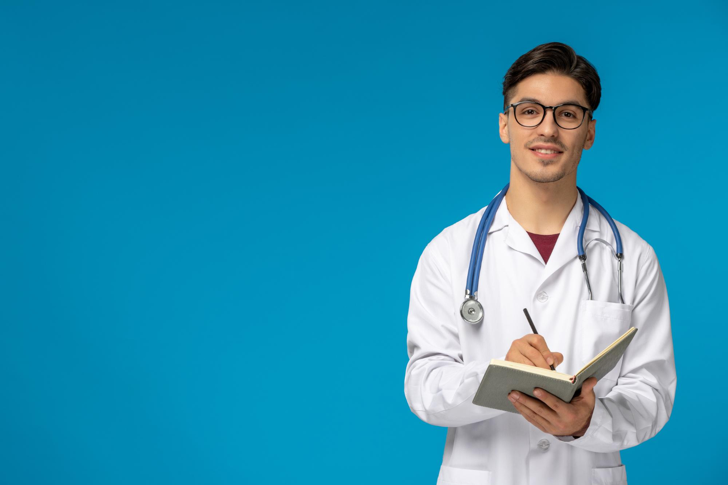 Foto: Medicii care lucrează și la privat vor fi verificați Sursa: Freepik